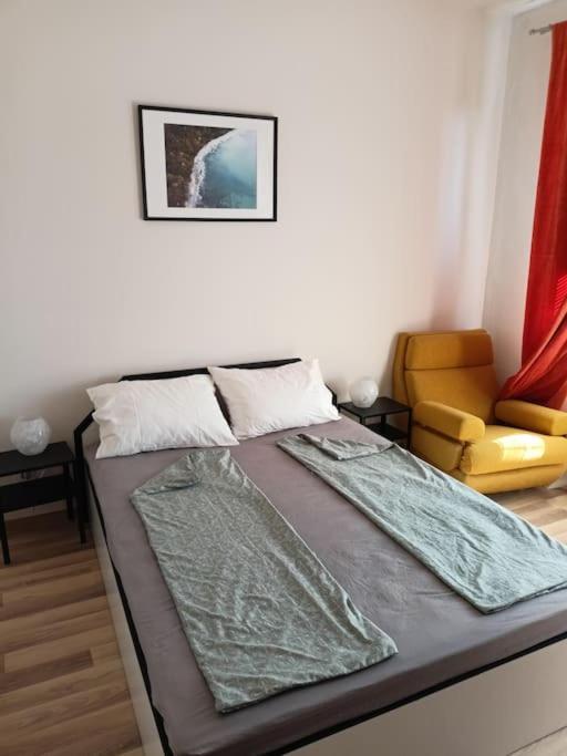 Welcome To Daisy Sunny Place! Varna Exterior foto